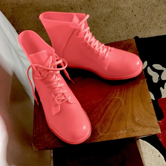 Neon Dr. Martin lookalikes - Picture 3 of 5